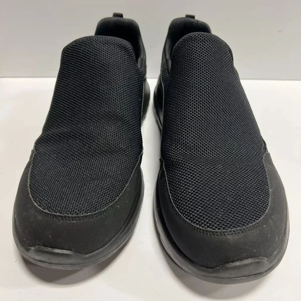 Skechers Men’s Go Walk Max Privy Sneakers Black, Size 12.5 EWW.